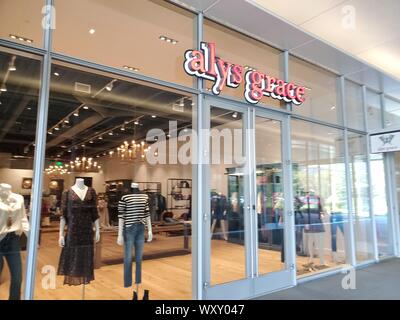 Photograph of Alys Grace, a clothing store in San Ramon, California, United States, exterior view Stock Photo