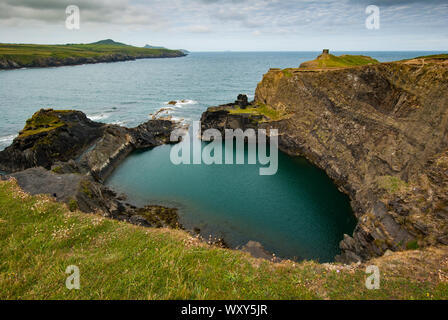 The Blue Lagoon at Abereiddi in Pembrokeshire formed from a disused slate mine Stock Photo