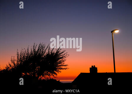 Lyme Bay, UK. 18th September 2019. UK Weather. Sunset over Lyme Bay, Isle of Portland. credit: stuart fretwell/Alamy Live News Stock Photo