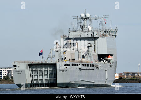 the-royal-fleet-auxiliary-bay-class-landing-ship-deck-rfa-mounts-bay