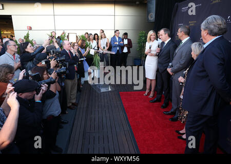 PHILADELPHIA, PA - SEPTEMBER 17: Kevin Doyle, Michael Engler, Rosemary Connors, David L. Cohen, Imelda Staunton and Jim Carter at the Stratus Bar at the Hotel Monaco September 17, 2019 in Philadelphia, Pa Credit ***House Coverage*** Star Shooter/MediaPunch Stock Photo