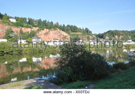 Mosel Trier Rheinland Pfalz Deutschland Fluss Haus Hauser
