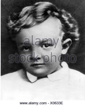 VLADIMIR LENIN Russian revolutionary as a child Stock Photo: 19485339 ...