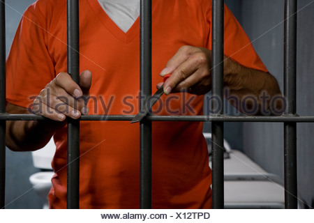 try to escape prison