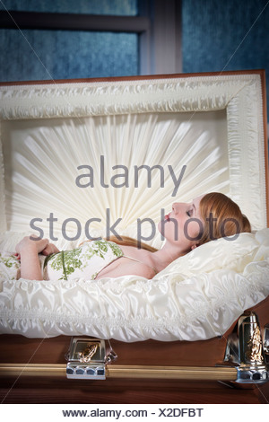 A Deceased Young Woman In A Coffin Stock Photo: 29331957 - Alamy