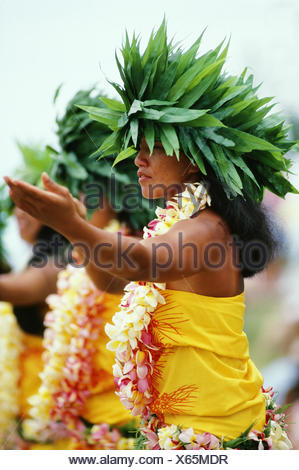 Bora Bora Tahiti Dancers in Native Dress in French Polynesia Stock ...