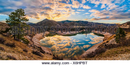 peak lucky boise idaho usa ada reservoir heart shaped lake alamy