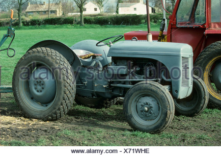 1949 Ferguson TE20 Petrol Tractor V5 With LOTS Of Spares. Grey Fergie | Agricultural Farm Tractor