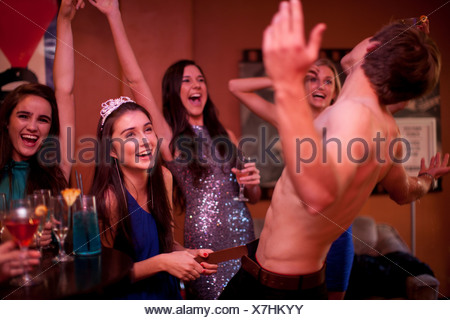 male strip woman Male strip woman