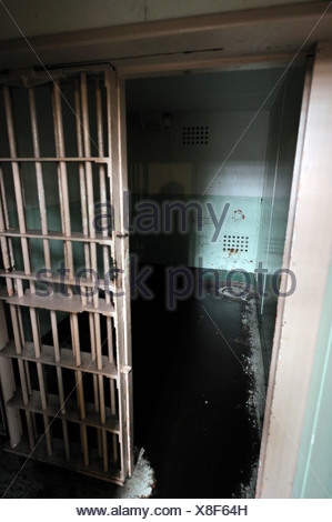 Alcatraz prison cell with hole in wall from which a prisoner was Stock ...