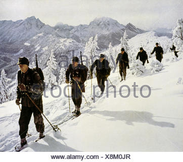 Second World War: German mountain infantry at Mount Elbrus, 1942 Stock ...