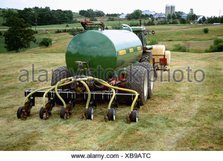 liquid manure hog chemical into injecting agriculture application soil hay iowa field usa alamy