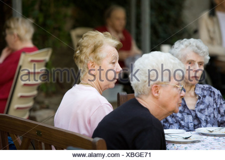 Mainz Residents Of The Nursing Home For Coffee And Cake In The