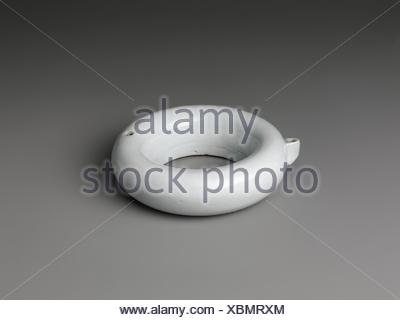 E Iz E E Eª I I I I I Period Joseon Dynasty 1392 1910 Date 19th Century Culture Korea Medium Porcelain Dimensions Diam 3 Stock Photo Alamy