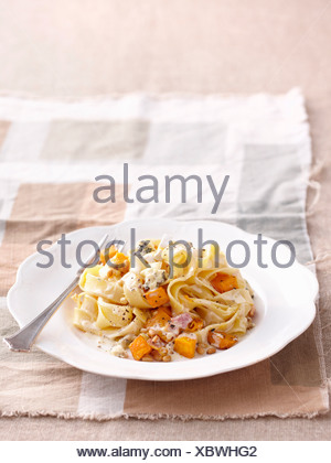 Plate of chicken and vegetable pasta