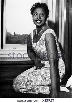 JOSEPHINE BAKER (1906-1975) American-born French dancer, singer and ...