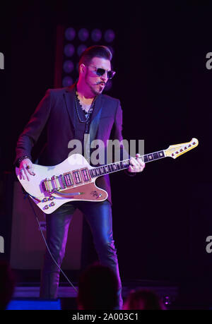 September 17, 2019, Norfolk, Virginia, USA: Rivalisierende Söhne bringt den Rock an, zu den Volksmengen bei Chrysler Hall am 18. September 2019 in Norfolk, Virginia. .. Foto.. © Jeff Moore 2019 (Bild: © Jeff Moore/ZUMA Draht) Stockfoto