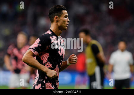 Madrid, Spanien. 18 Sep, 2019. Cristiano Ronaldo von Juventus Turin warm up vor dem UEFA Champions League Spiel zwischen Atlético de Madrid und Juventus Turin an Wanda Metropolitano Stadion in Madrid, Spanien. Final Score: Atletico de Madrid 2-Juventus 2. Credit: SOPA Images Limited/Alamy leben Nachrichten Stockfoto