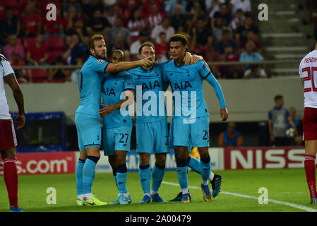 Piräus, Griechenland. 18 Sep, 2019. Spieler von Tottenham feiert das zweite Ziel. (Foto von Dimitrios Karvountzis/Pacific Press) Quelle: Pacific Press Agency/Alamy leben Nachrichten Stockfoto