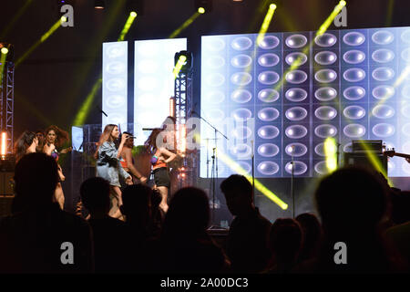 Bollywood Sänger Shalmali Kholgade Bühnenperformance für Equinox 2019 an der Indian School of Business (ISB), Mohali Stockfoto