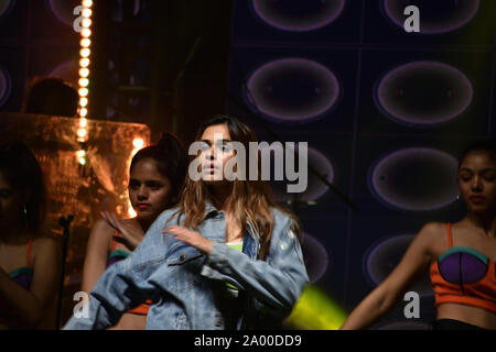 Bollywood Sänger Shalmali Kholgade Bühnenperformance für Equinox 2019 an der Indian School of Business (ISB), Mohali Stockfoto