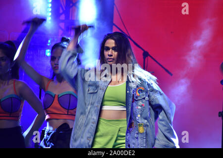 Bollywood Sänger Shalmali Kholgade Bühnenperformance für Equinox 2019 an der Indian School of Business (ISB), Mohali Stockfoto