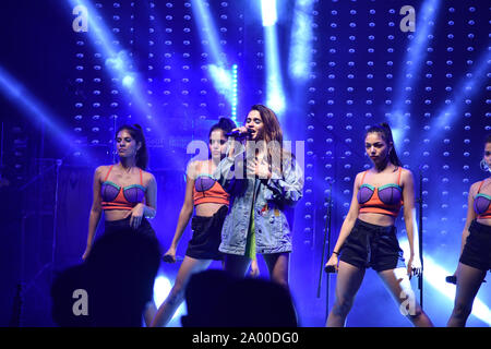 Bollywood Sänger Shalmali Kholgade Bühnenperformance für Equinox 2019 an der Indian School of Business (ISB), Mohali Stockfoto