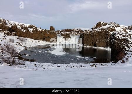 Hjalparfoss Wasserfall im Hochland, Island Stockfoto