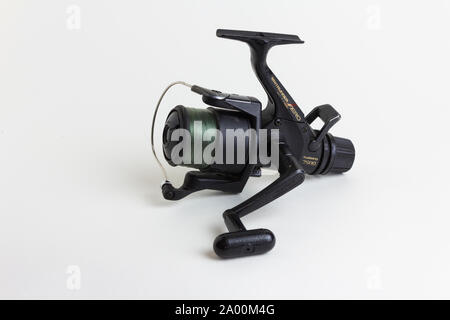 Angel rolle Shimano baitrunner 3500