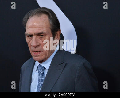 Los Angeles, USA. 18 Sep, 2018. Warf Mitglied Tommy Lee Jones besucht die Premiere des Motion Picture sci-fi-Thriller "Ad Astra" am ArcLight Cinerama Dome im Hollywood Abschnitt von Los Angeles am Mittwoch, 18. September 2018. Storyline: Astronaut Roy McBride (Brad Pitt) fährt auf die äußeren Ränder des Sonnensystems seinen verschwundenen Vater zu finden und das Geheimnis, das das Überleben unseres Planeten bedroht. Seine Reise wird entdecken Sie Geheimnisse, die die Natur der menschlichen Existenz und unseren Platz im Kosmos Herausforderung. Foto von Jim Ruymen/UPI Quelle: UPI/Alamy leben Nachrichten Stockfoto