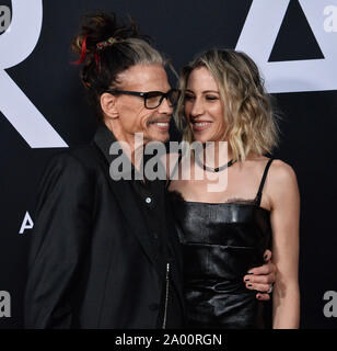 Aerosmith Sänger Steve Tyler und seine Freundin Aimee Preston an der Premiere des Motion Picture sci-fi-Thriller "Ad Astra" am ArcLight Cinerama Dome im Hollywood Abschnitt von Los Angeles am Mittwoch, 18. September 2018. Storyline: Astronaut Roy McBride (Brad Pitt) fährt auf die äußeren Ränder des Sonnensystems seinen verschwundenen Vater zu finden und das Geheimnis, das das Überleben unseres Planeten bedroht. Seine Reise wird entdecken Sie Geheimnisse, die die Natur der menschlichen Existenz und unseren Platz im Kosmos Herausforderung. Foto von Jim Ruymen/UPI Stockfoto