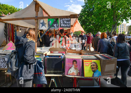 Flohmarkt am Mauerpark, Prenzlauer Berg, Pankow, Berlin, Deutschland Stockfoto