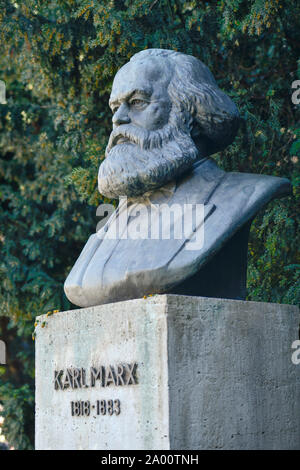 Karl-Marx-Denkmal, Strausberger Platz, Friedrichshain, Berlin, Deutschland Stockfoto
