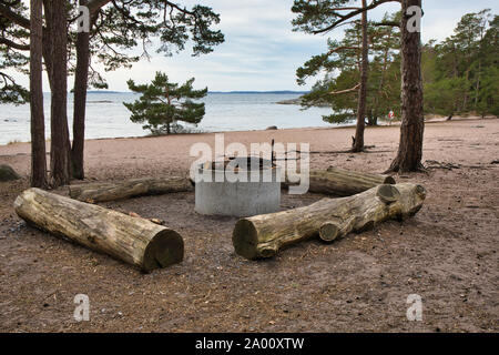 Feuerstelle, Bjorno Nature Reserve (Bjorno Naturreservat), Stockholmer Schären, Schweden Stockfoto