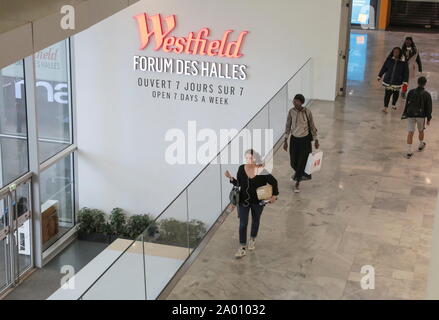 FORUM DES HALLES DEVIENT WESTFIELD Forum des Halles Stockfoto