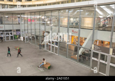 FORUM DES HALLES DEVIENT WESTFIELD Forum des Halles Stockfoto