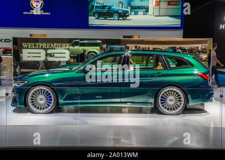 FRANKFURT, Deutschland - September 2019: Green Emerald BMW ALPINA B3 Touring ALLROAD G21, IAA International Motor Show Auto Ausstellung. Stockfoto