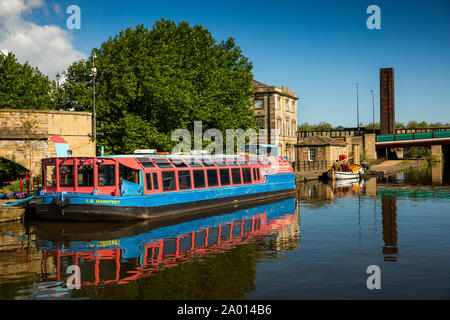 England, Yorkshire, Sheffield, Hafenbecken, Sightseeing lastkahn I B Hardfleet günstig an der Victoria Quays auf Sheffield und Tinsley Canal an historischen Garbe Quay Stockfoto