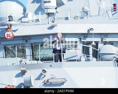 Chatham, Kent, Großbritannien. 19. September 2019. HMS Medway wurde heute morgen offiziell in den historischen Naval Stadt von Chatham mit zahlreichen VIPs anwesend in Auftrag gegeben. Sie ist benannt nach dem Fluss Medway und Medway Towns und es ist ungewöhnlich für ein kriegsschiff in der Umgebung in Betrieb genommen werden Sie nach benannt ist. Sie ist die erste Royal Navy Schiff im Chatham Dockyard in Betrieb genommen Seit 1988. Credit: James Bell/Alamy leben Nachrichten Stockfoto