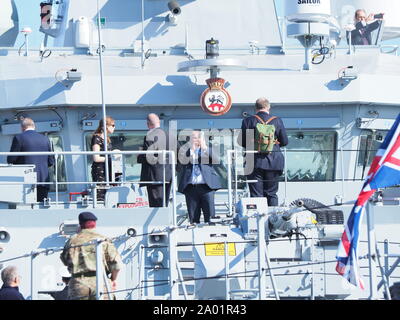 Chatham, Kent, Großbritannien. 19. September 2019. HMS Medway wurde heute morgen offiziell in den historischen Naval Stadt von Chatham mit zahlreichen VIPs anwesend in Auftrag gegeben. Sie ist benannt nach dem Fluss Medway und Medway Towns und es ist ungewöhnlich für ein kriegsschiff in der Umgebung in Betrieb genommen werden Sie nach benannt ist. Sie ist die erste Royal Navy Schiff im Chatham Dockyard in Betrieb genommen Seit 1988. Credit: James Bell/Alamy leben Nachrichten Stockfoto