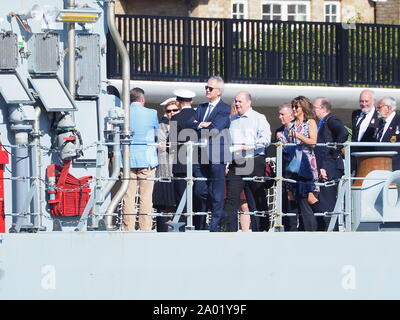 Chatham, Kent, Großbritannien. 19. September 2019. HMS Medway wurde heute morgen offiziell in den historischen Naval Stadt von Chatham mit zahlreichen VIPs anwesend in Auftrag gegeben. Sie ist benannt nach dem Fluss Medway und Medway Towns und es ist ungewöhnlich für ein kriegsschiff in der Umgebung in Betrieb genommen werden Sie nach benannt ist. Sie ist die erste Royal Navy Schiff im Chatham Dockyard in Betrieb genommen Seit 1988. Credit: James Bell/Alamy leben Nachrichten Stockfoto