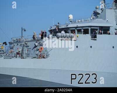Chatham, Kent, Großbritannien. 19. September 2019. HMS Medway wurde heute morgen offiziell in den historischen Naval Stadt von Chatham mit zahlreichen VIPs anwesend in Auftrag gegeben. Sie ist benannt nach dem Fluss Medway und Medway Towns und es ist ungewöhnlich für ein kriegsschiff in der Umgebung in Betrieb genommen werden Sie nach benannt ist. Sie ist die erste Royal Navy Schiff im Chatham Dockyard in Betrieb genommen Seit 1988. Credit: James Bell/Alamy leben Nachrichten Stockfoto