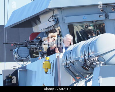 Chatham, Kent, Großbritannien. 19. September 2019. HMS Medway wurde heute morgen offiziell in den historischen Naval Stadt von Chatham mit zahlreichen VIPs anwesend in Auftrag gegeben. Sie ist benannt nach dem Fluss Medway und Medway Towns und es ist ungewöhnlich für ein kriegsschiff in der Umgebung in Betrieb genommen werden Sie nach benannt ist. Sie ist die erste Royal Navy Schiff im Chatham Dockyard in Betrieb genommen Seit 1988. Credit: James Bell/Alamy leben Nachrichten Stockfoto