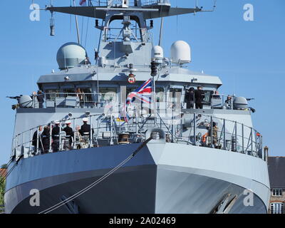 Chatham, Kent, Großbritannien. 19. September 2019. HMS Medway wurde heute morgen offiziell in den historischen Naval Stadt von Chatham mit zahlreichen VIPs anwesend in Auftrag gegeben. Sie ist benannt nach dem Fluss Medway und Medway Towns und es ist ungewöhnlich für ein kriegsschiff in der Umgebung in Betrieb genommen werden Sie nach benannt ist. Sie ist die erste Royal Navy Schiff im Chatham Dockyard in Betrieb genommen Seit 1988. Credit: James Bell/Alamy leben Nachrichten Stockfoto