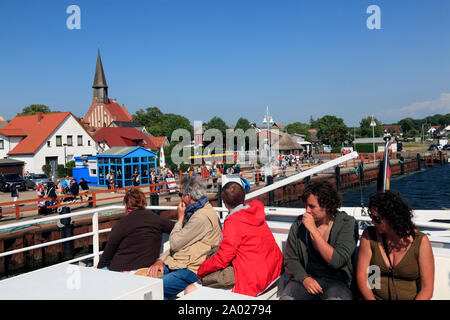 Fähre zur Insel Hiddensee Schaprode, Insel Rügen, Ostsee, Mecklenburg-Vorpommern, Deutschland, Europa Stockfoto