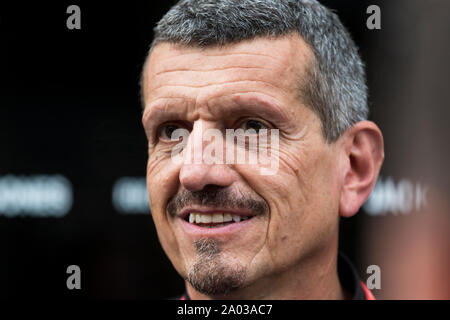 Marina Bay, Singapore. 19. Sep 2019. 19. September 2019; die Marina Bay Circuit, Marina Bay, Singapore; Formel 1, Ankunft Tag; Hass-Teamchef Günther Steiner Credit: Aktion Plus Sport Bilder/Alamy leben Nachrichten Stockfoto