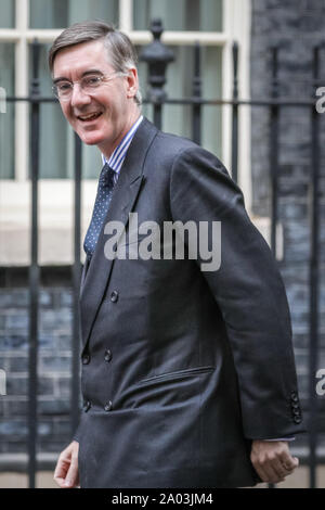 Westminster, London, Großbritannien, 19. September 2019. Jacob Rees-Mogg, Leiter des Unterhauses, Parlamentsabgeordneter Nordost-Somerset, konservativer Abgeordneter, geht in die Downing Street Nr. 10. Kredit: Imageplotter/Alamy Live News Stockfoto