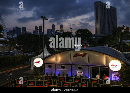 Marina Bay, Singapore. 19. Sep 2019. Motorsport: FIA Formel Eins-Weltmeisterschaft 2019, Grand Prix von Singapur, F1 Paddock bei Nacht Quelle: dpa Picture alliance/Alamy leben Nachrichten Stockfoto