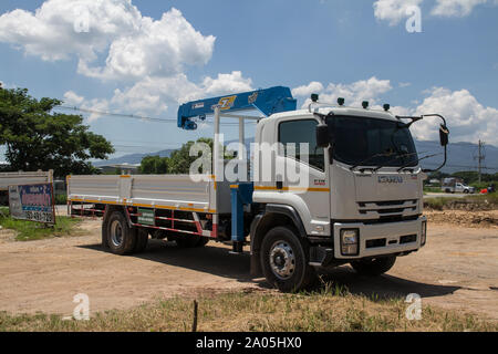 Chiangmai, Thailand - 16. September 2019: Private Isuzu Kranwagen. Auf der straße Nr. 1001 8 km von Chiangmai. Stockfoto