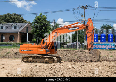 Chiangmai, Thailand - 16. September 2019: Private Doosan Baggerlader auf Baustelle. Auf der straße Nr. 1001 8 km von Chiang Mai City. Stockfoto